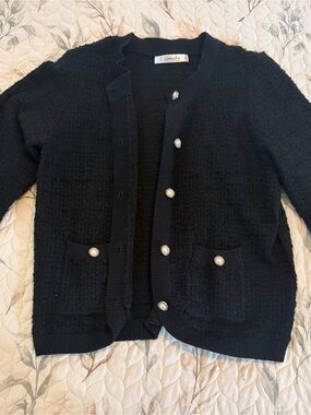 Black Pearl-Button Knit Cardigan